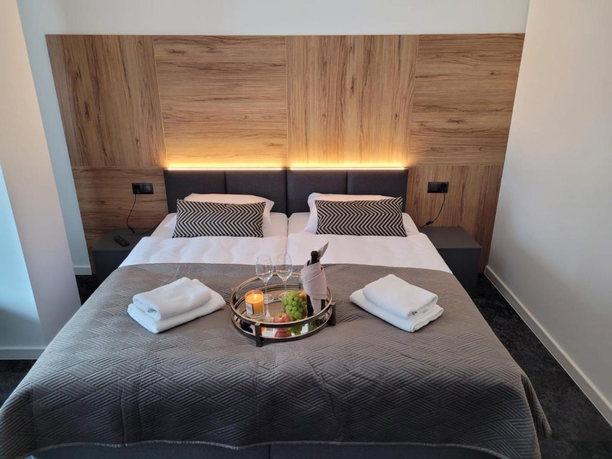 Good Sleep Bed and Breakfast Kolonowskie Buitenkant foto